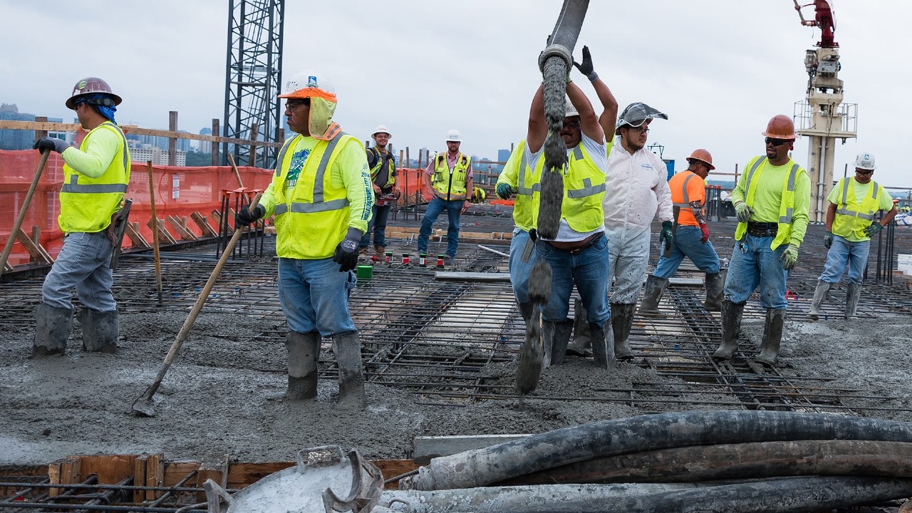 Trade Schools in Hawaii – Learn & Earn in Construction